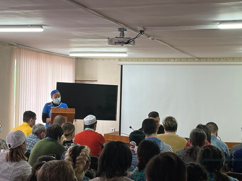 Накануне Дня защитника Отечества наши пациенты устроили импровизированный концерт