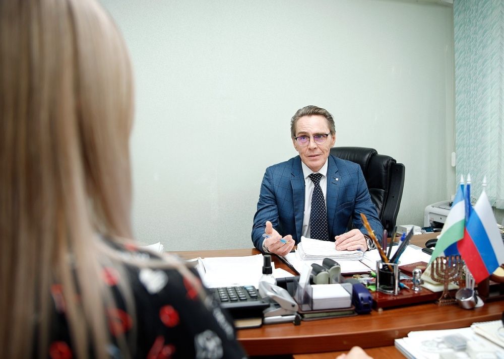 Сегодня главный врач нашей больницы, Сергей Валерьевич Бойков, провёл приём граждан