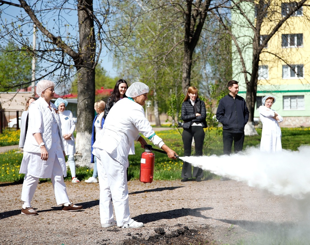 В рамках месячника пожарной безопасности в нашем учреждении прошли учения