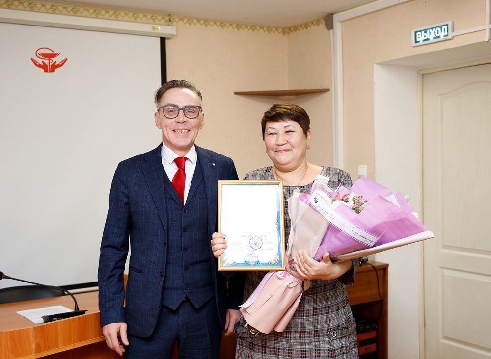 Наградили медсестру